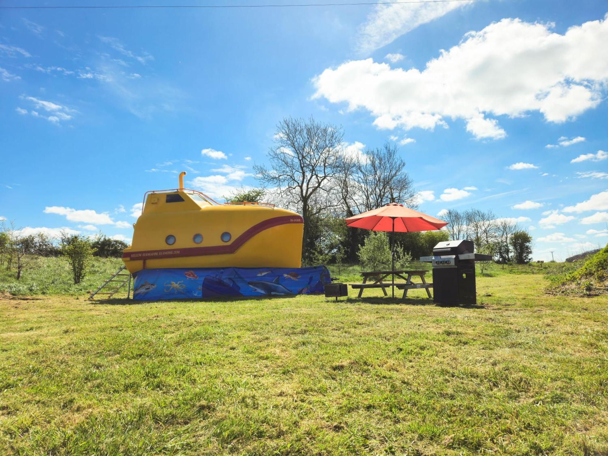 The Yellow Submarine Cheddar Esterno foto